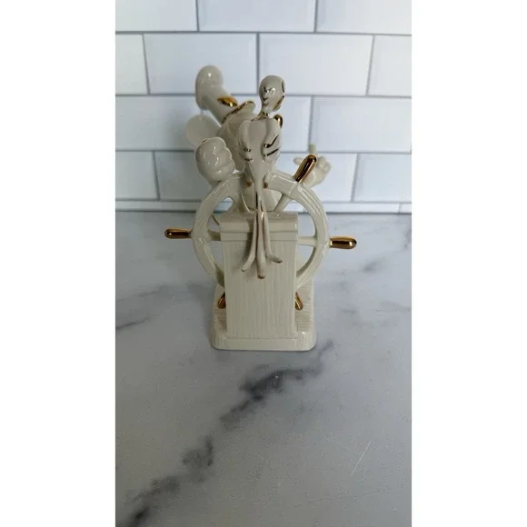 LENOX Disney Showcase Mickey Mouse Steamboat Willie Figurine 6"  White & Gold - Picture 6 of 8